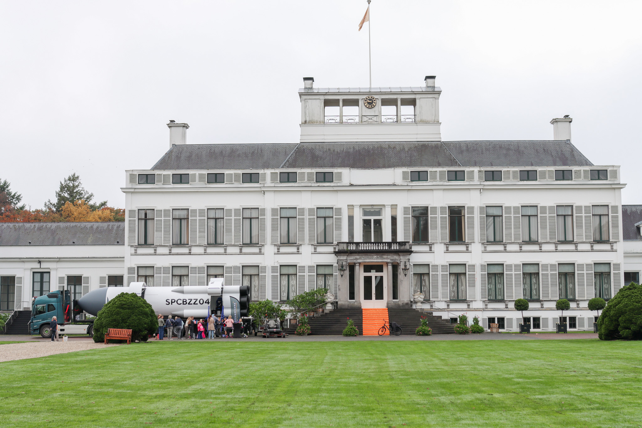 SpaceBuzz lands at Palace Soestdijk © Myrthe van Leeuwen, The Social Marketeer